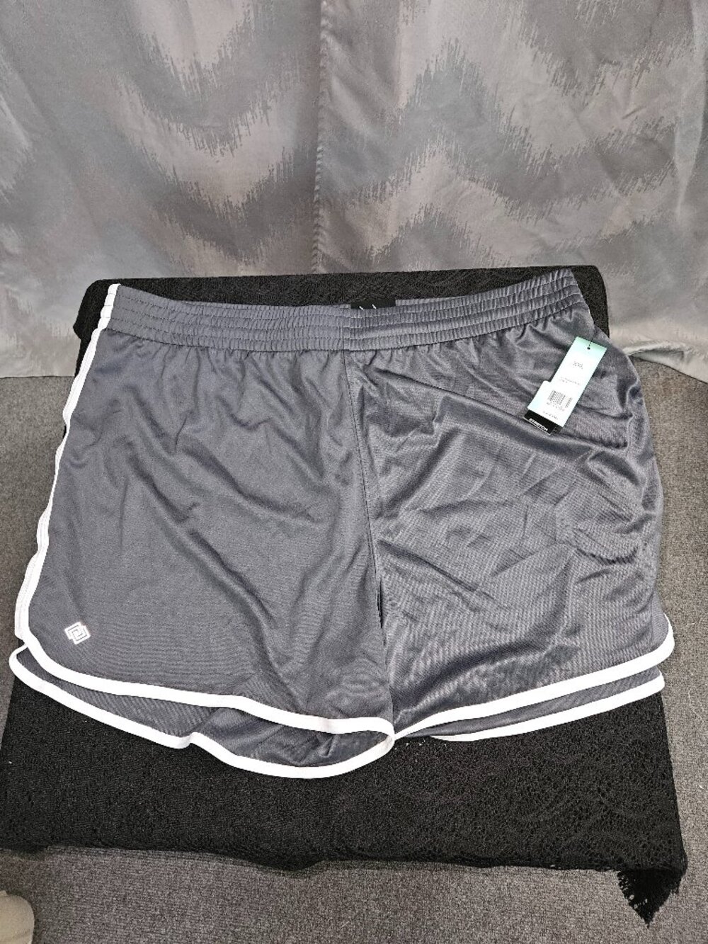 NWT Zelos Women's Gray with White Piping Active Shorts (XXL)